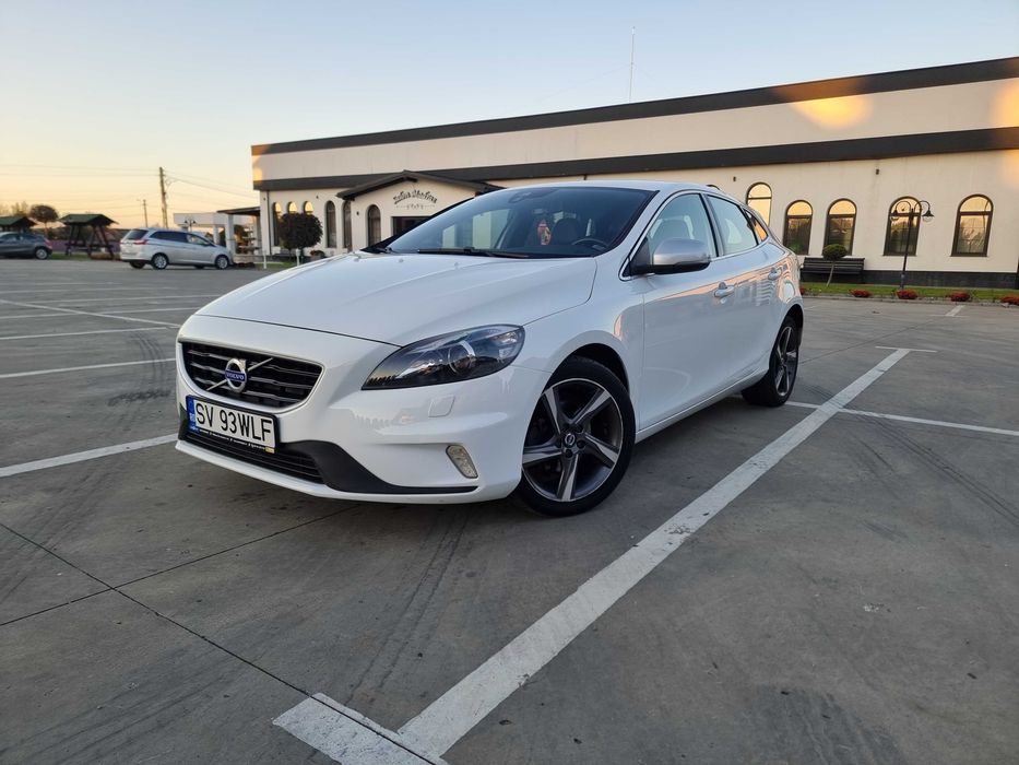 Volvo V40 D2 R-Design 2016 Navigatie / Piele / Xenon