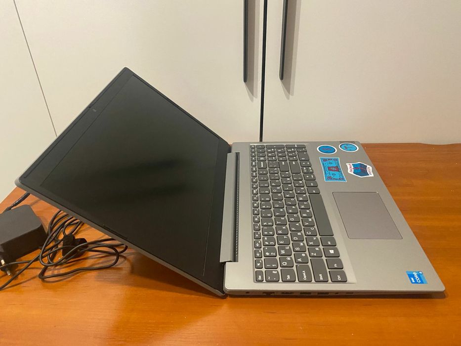 Lenovo intel core i3-11th/IPS Full HD