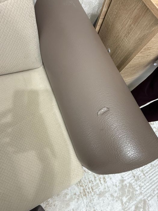 Продам диван в зал