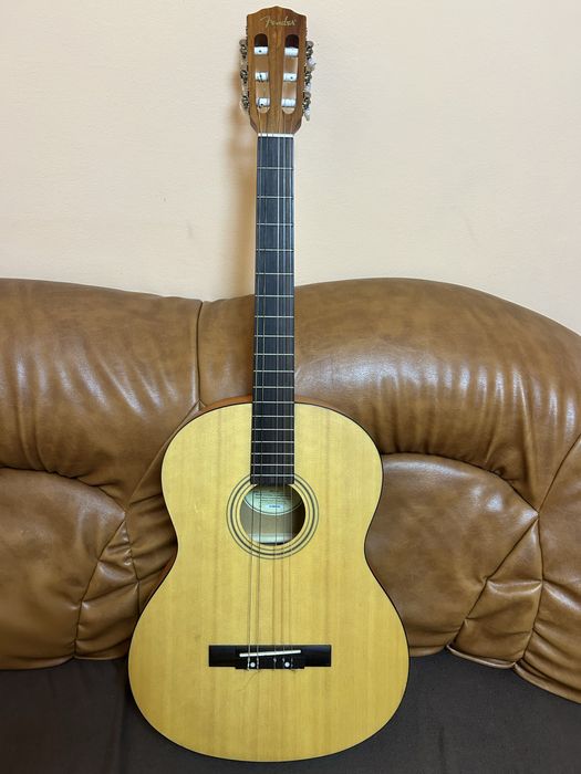 Chitara clasica Fender