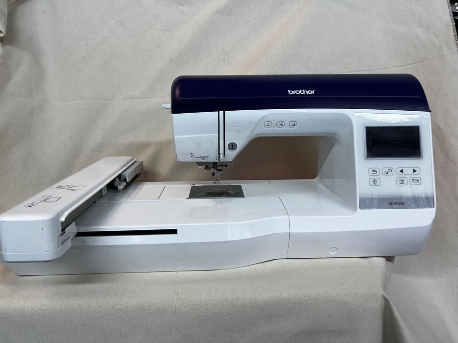 Mașină de brodat Brother Innovis NV 800E