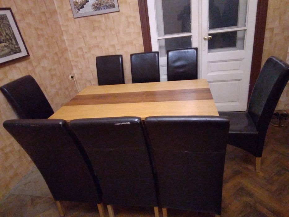 Маса с 8 кожени стола