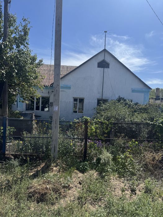 Продам дом большой,в хорошем районе