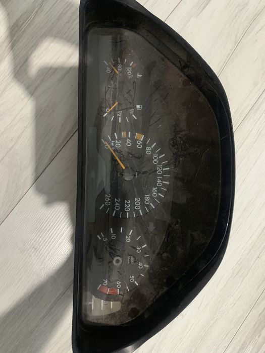 Щиток прибора 210