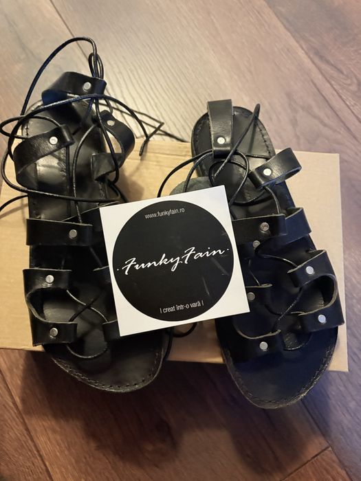 Sandale romane FunkyFain marimea 37