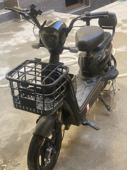 Скутер сотилади,