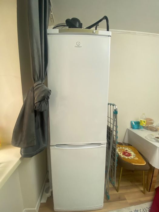 Холодильник Indesit