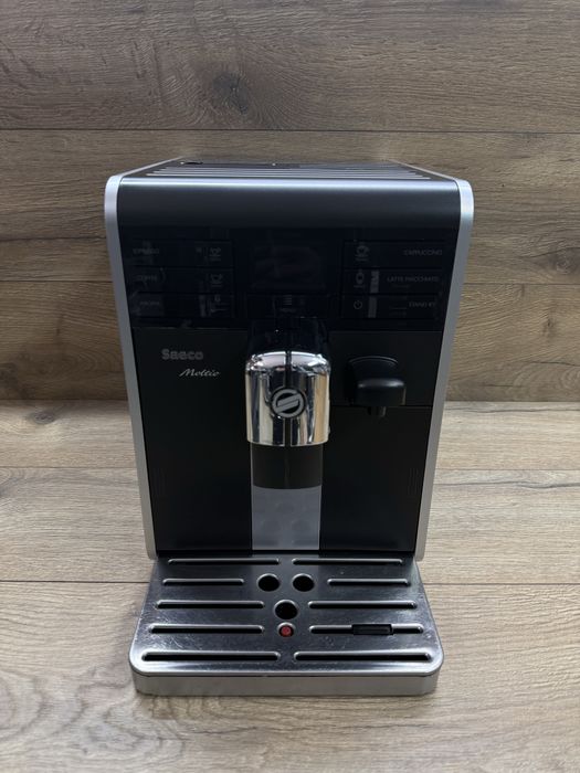 Продавам кафемашина Saeco Moltio Type:HD8769