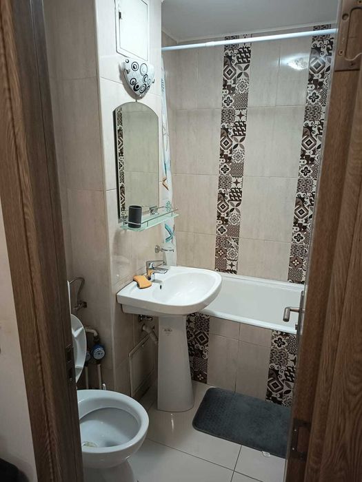Proprietar inchiriez garsoniera ultramoderna-Piata Minis