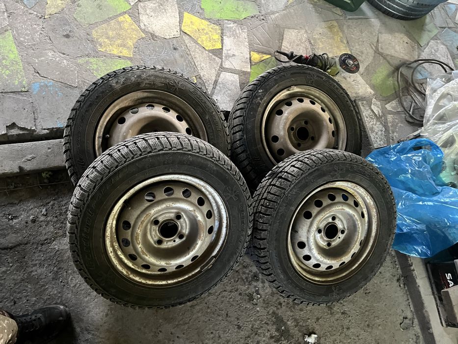 Продам комплект диски с резиной