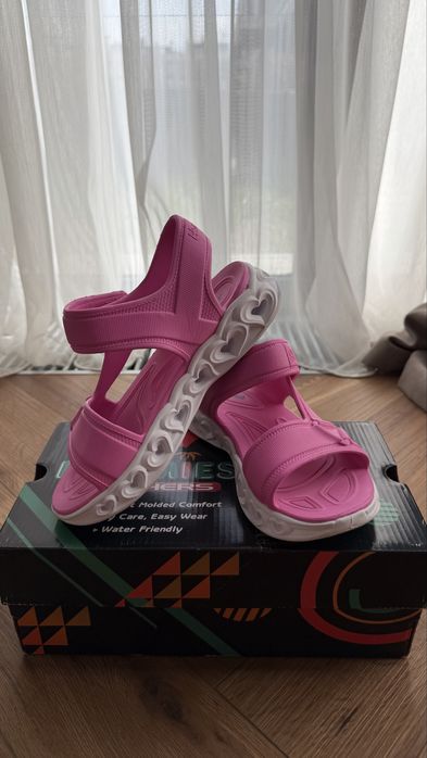 Сандали для девочки Skechers