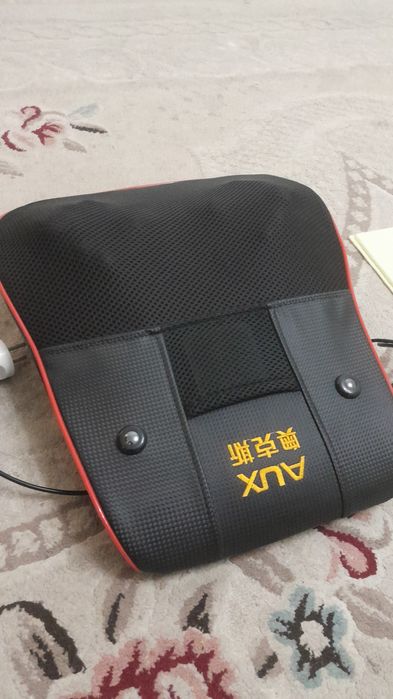 Массажная подушка AUX