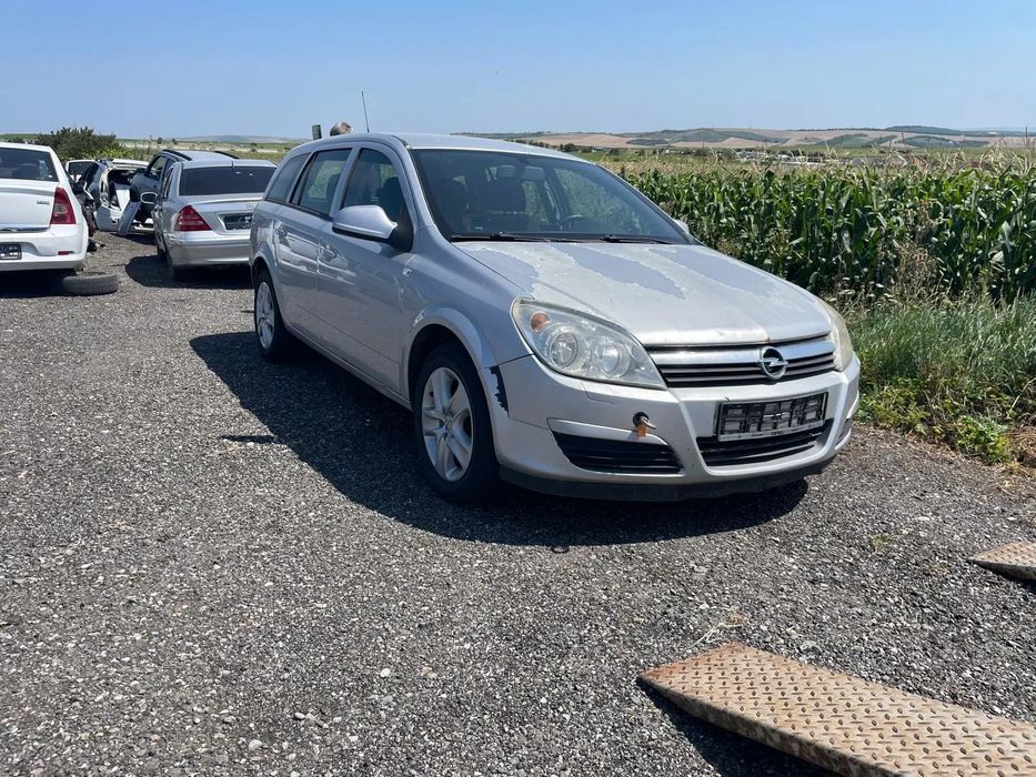 Dezmembrez piese Opel Astra H