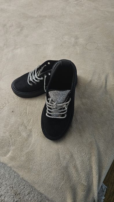 Дамски спортни обувки