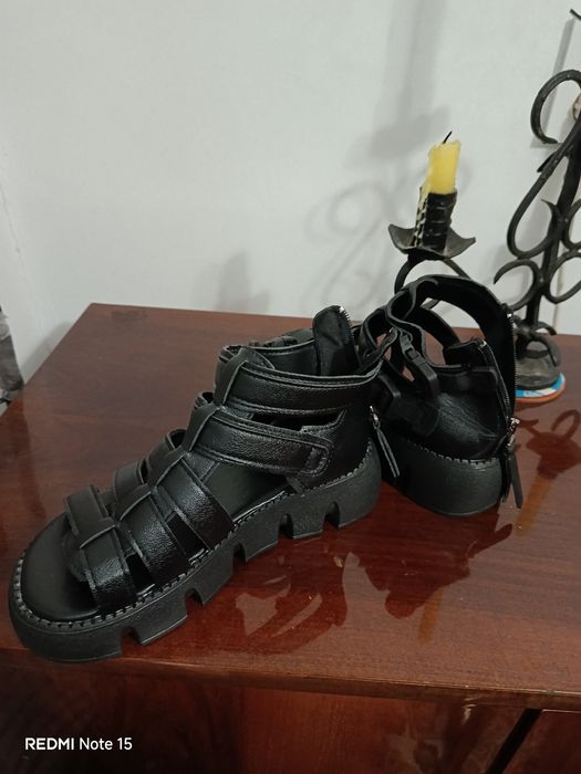 Сандалии женские