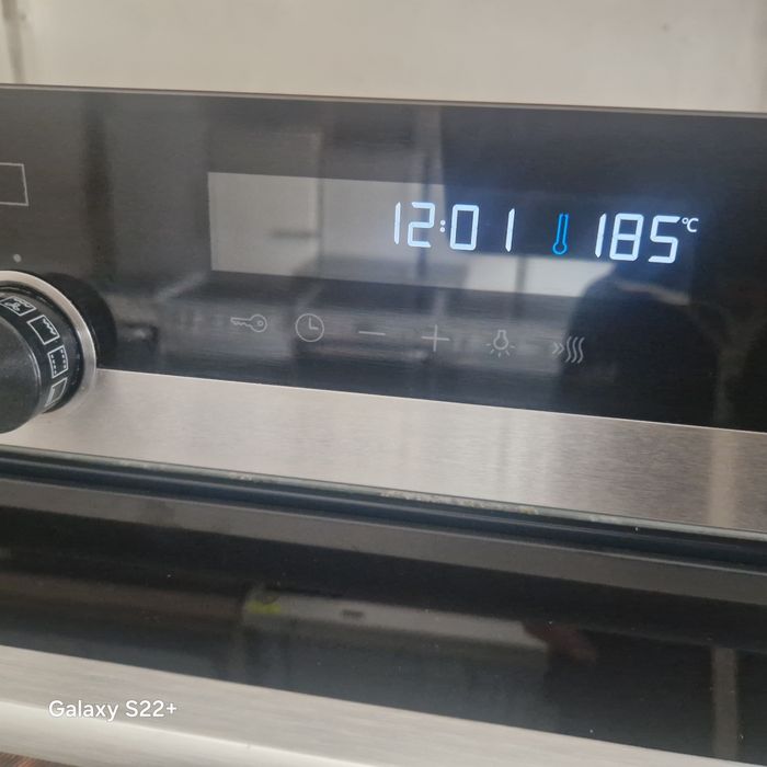 Комплект фурна и плот за вграждане SIEMENS Pyrolyse Induction