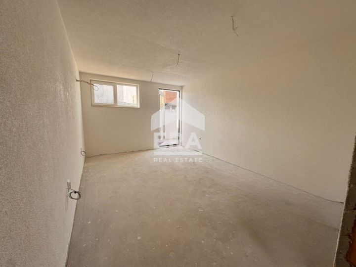 Офис в новопостроена кооперация с Акт 16, в кв. "Изгрев", за продажба,
