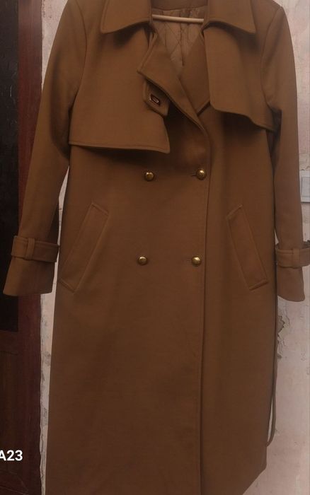 Ayollar palto, M razmer, karamelli rang,