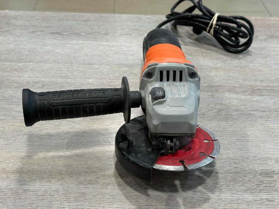 Ъглошлайф Black & Decker BEG010 710W