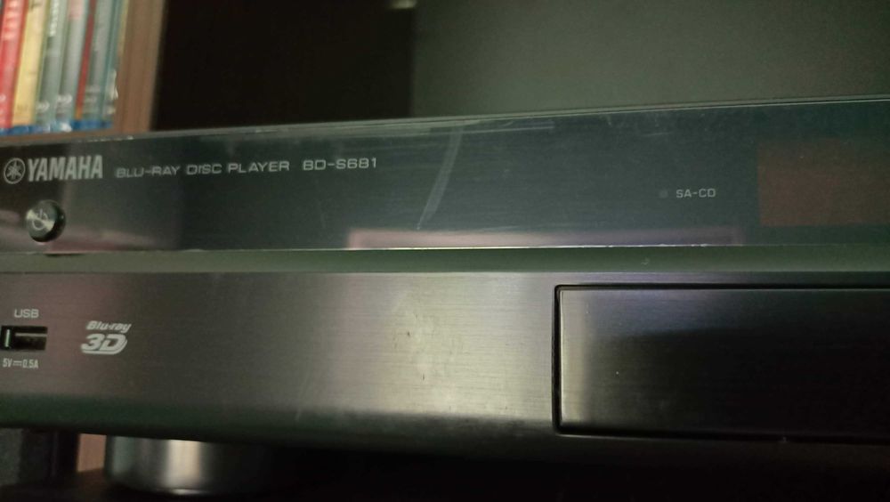 Yamaha BD-S681 Blu-ray player Wi-Fi 3D upscaling 4K Miracast