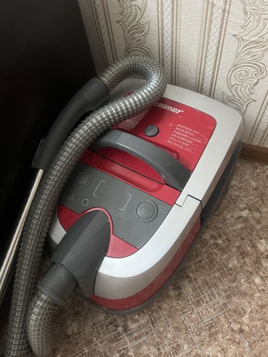 Мощный моющий пылесос б/у