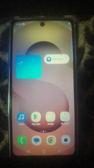 Продавам телефон с 25 ултра