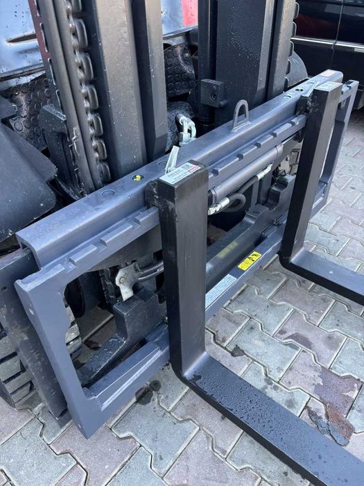 Stivuitor - Motostivuitor Linde H40D-01 Anul fabricației: 11/2010