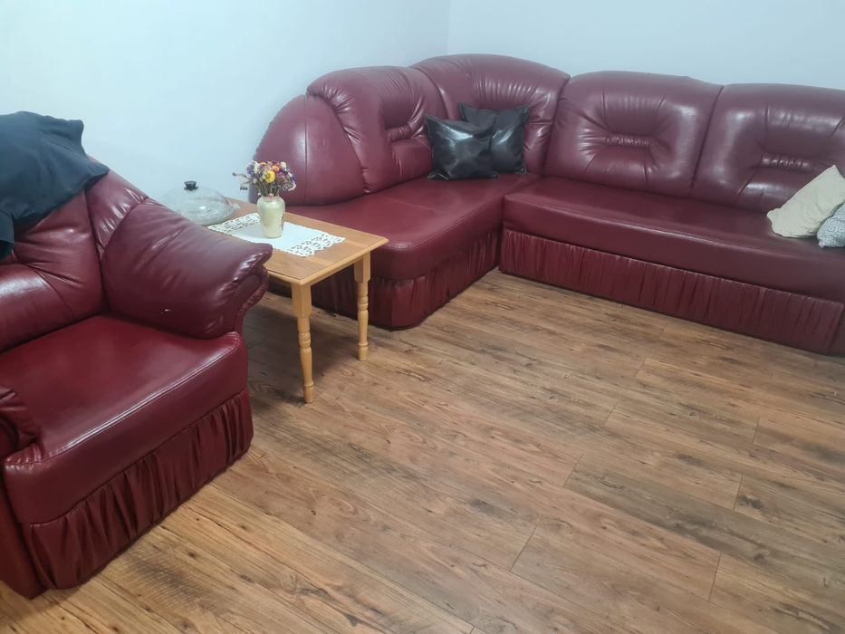 Vând mobila de sufragerie+ colțar