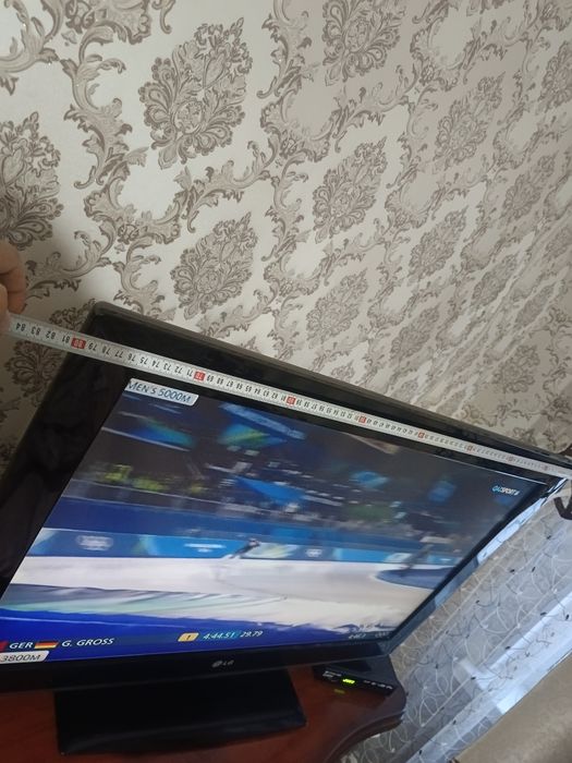 Телевизор lg 80×50