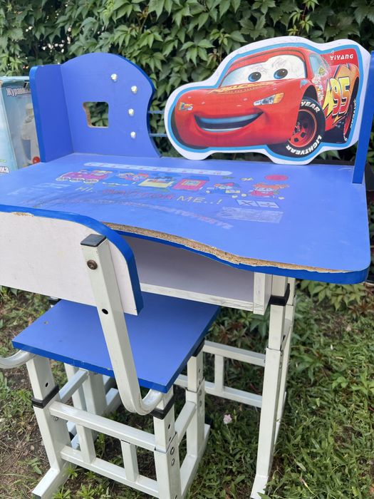 Продам детскую парту