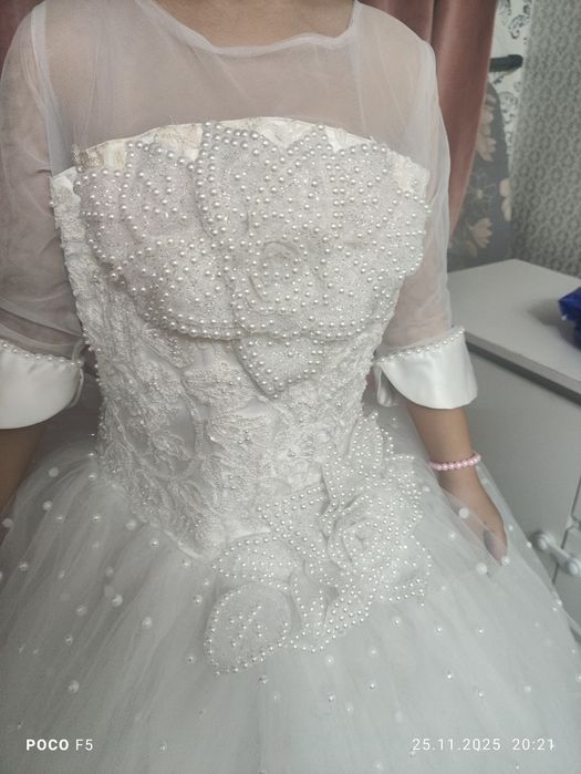 Продажа нарядный детских платьев