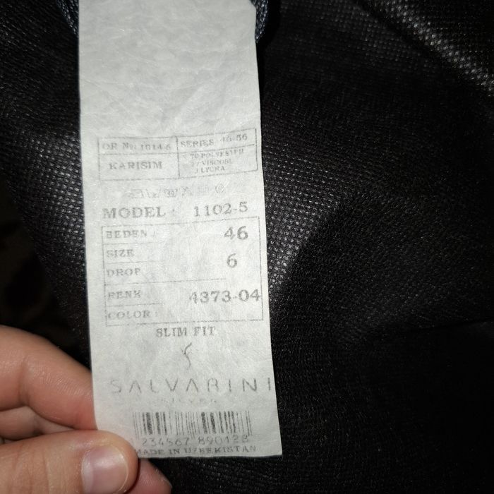 Брючный костюм с жилетом и галстуком на свадьбу