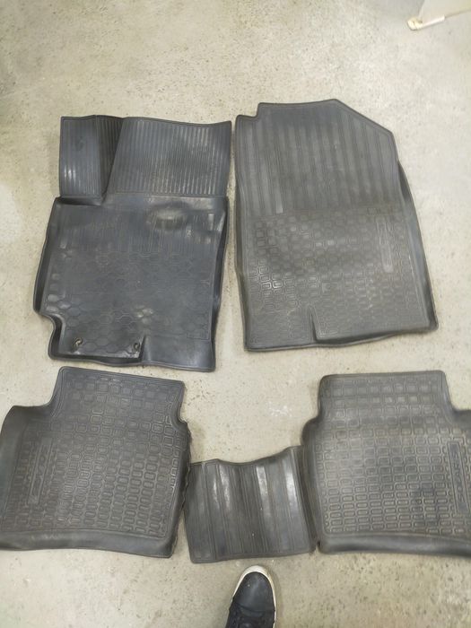 Продам полики для авто