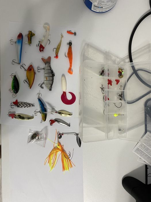 Combo mulinetă Daiwa Legalis Lt3000-C, lansetă Azaki Spin 7'0+articole