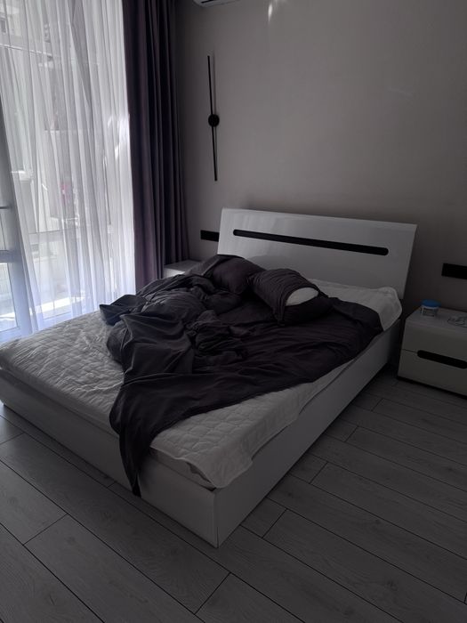 Продаю кровать 160x200