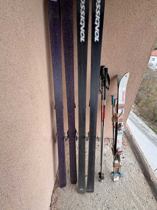 Продавам три комплекта скии