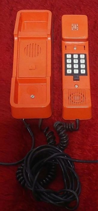 Стари  телефон с шайба 6б