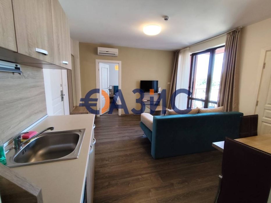 Продава се Тристаен апартамент в к.к. Слънчев бряг - 70 кв.м за 758 €/кв.м - Снимка #5