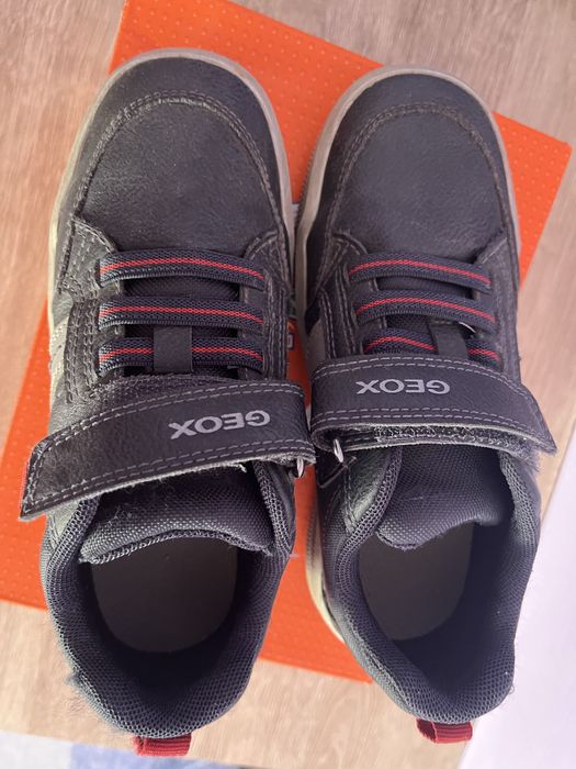 Кроссовки детские