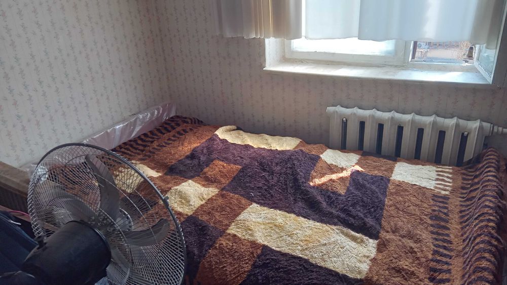 сдаю полкомнаты женщине