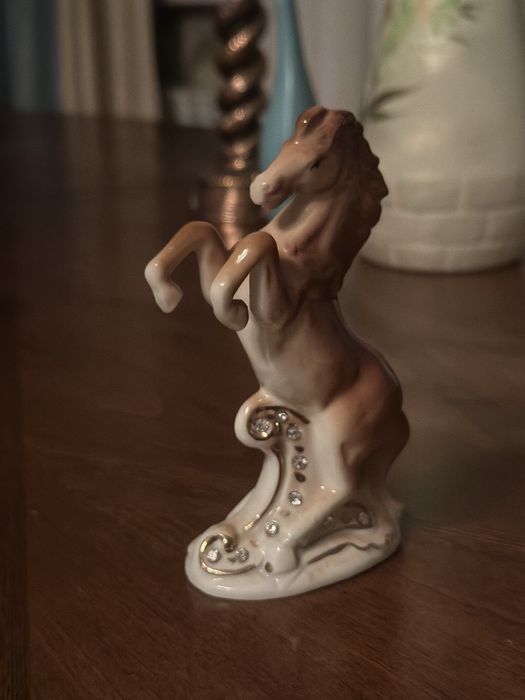 Сувениры и статуэтки