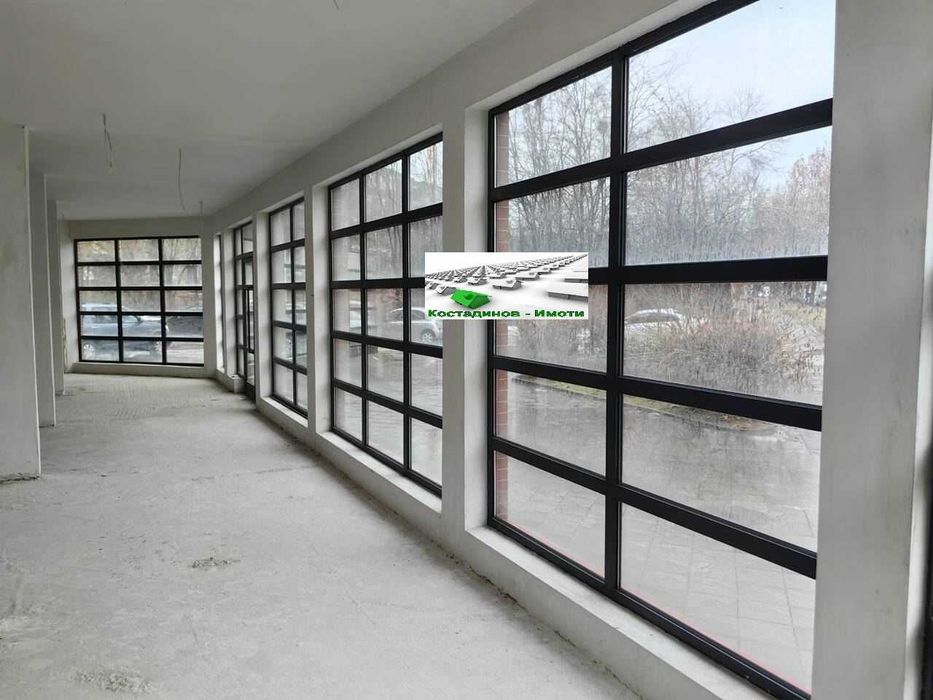 Дава се под наем Магазин в Пловдив, Христо Смирненски - 1237 кв.м за 8659 € - Снимка #2