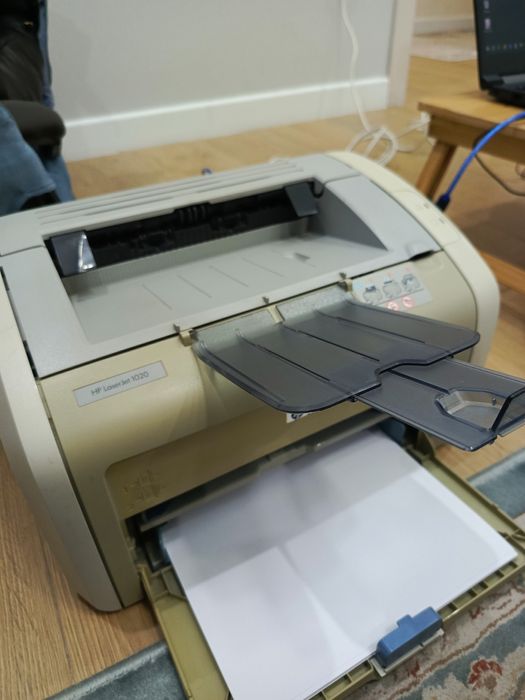 Принтер HP LaserJet 1020