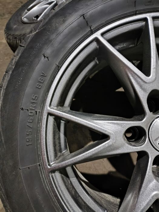 Шины с дисками литьё R15