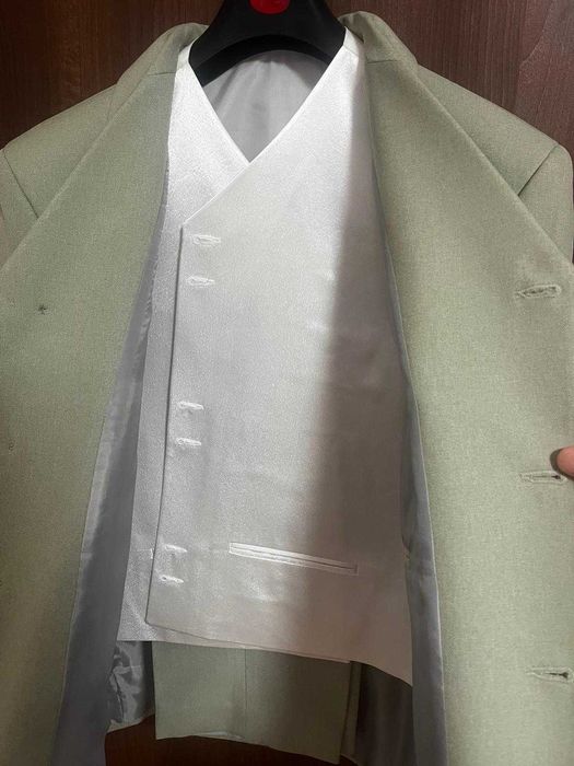 Costum barbatesc