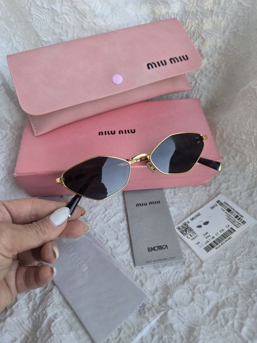 Дамски модерни очила - два модела