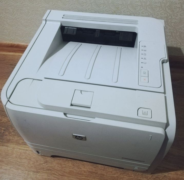 HP LaserJet P2035
Принтер