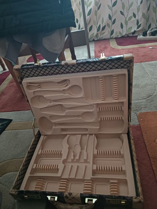 Jeantă pentru tacâmuri pentru masă cu cod să blochezi geanta