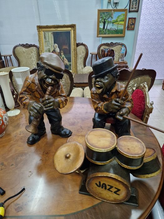 Чифт страхотни антикварни фигури статуетки музиканти