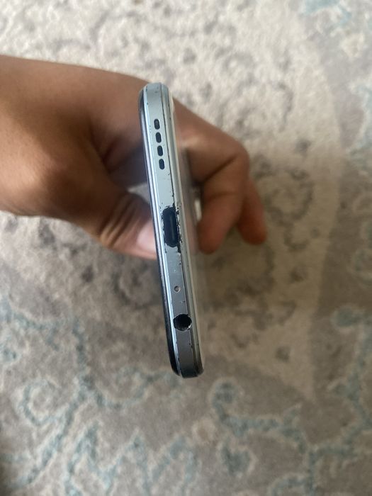 Продам Vivo Y21